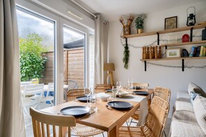 Dining - Charming house for 6 with garden (Saint-Lunaire)