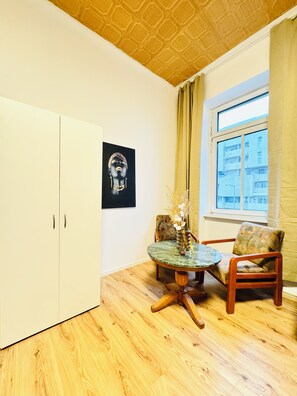 Basic Apartment | Iron/ironing board