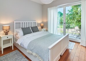 Iron/ironing board, WiFi, bed sheets - Artist’s Apartment in the Nature Park (Meezen)