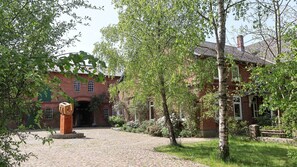 Exterior - Artist’s Apartment in the Nature Park (Meezen)