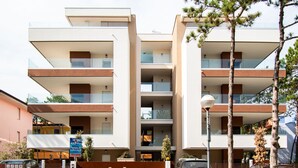 Unclassified image, 4 of 24, button - Iris Suite by Interhome (Bibione)