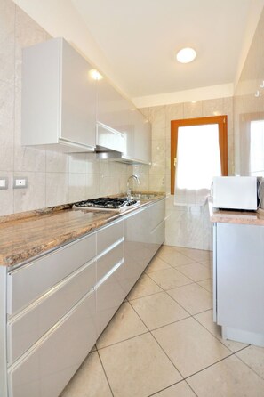 Fridge, microwave, cookware/dishes/utensils - Villaggio Delfino by Interhome (Bibione)