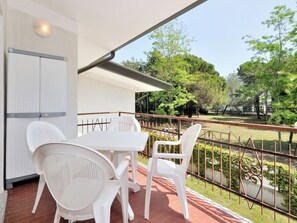 Outdoor dining - Villaggio Delfino by Interhome (Bibione)