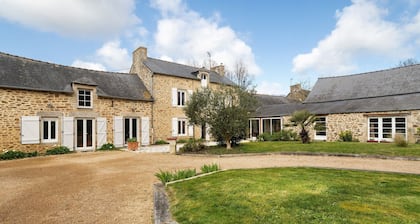 Guest Room “Chambre Grany” with Shared Terrace, Garden, and Wi-Fi