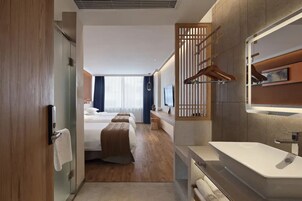 Chambre Triple | Couette en duvet d'oie, bureau