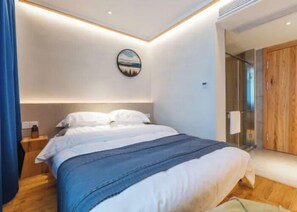 Basic Double Room | Desk, laptop workspace, free WiFi