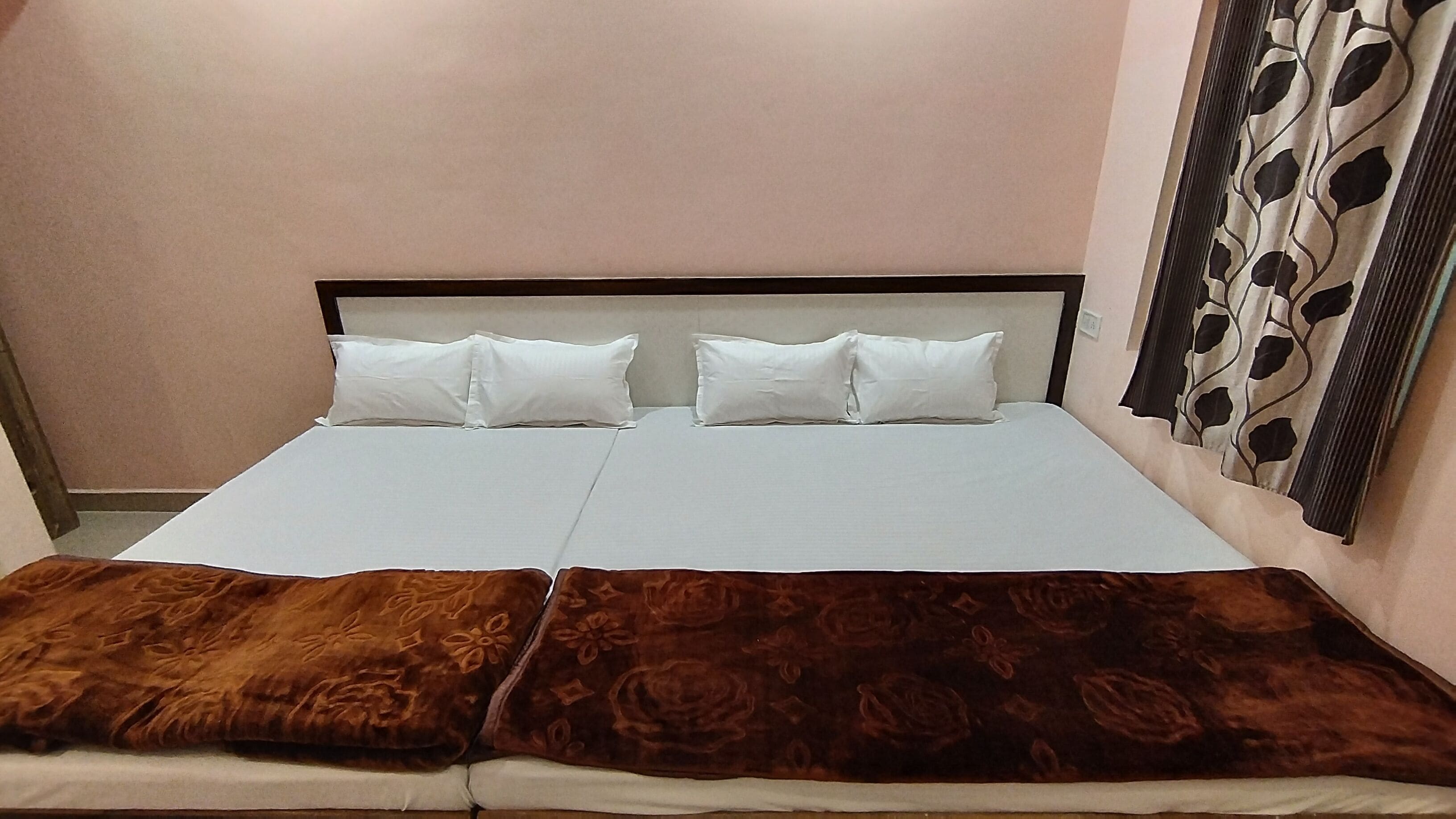 Family Room | Free WiFi