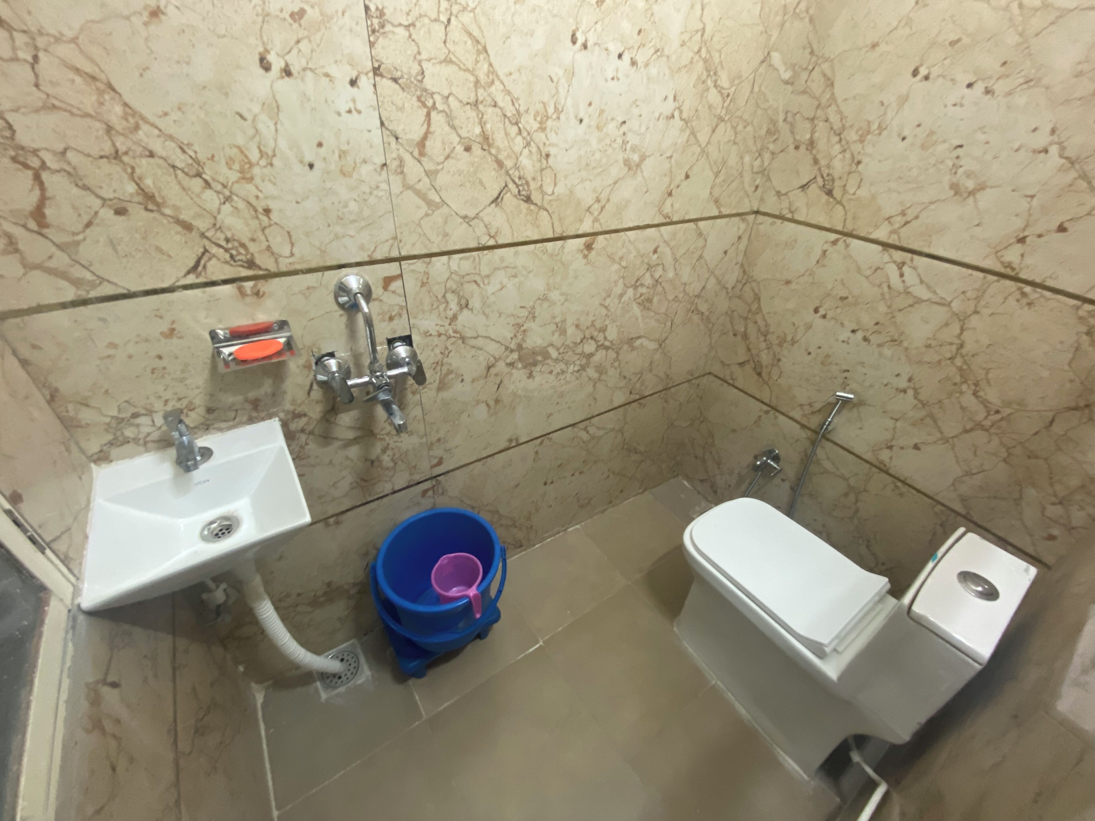 Bruser, Sæbe, Shampoo, Toiletpapir