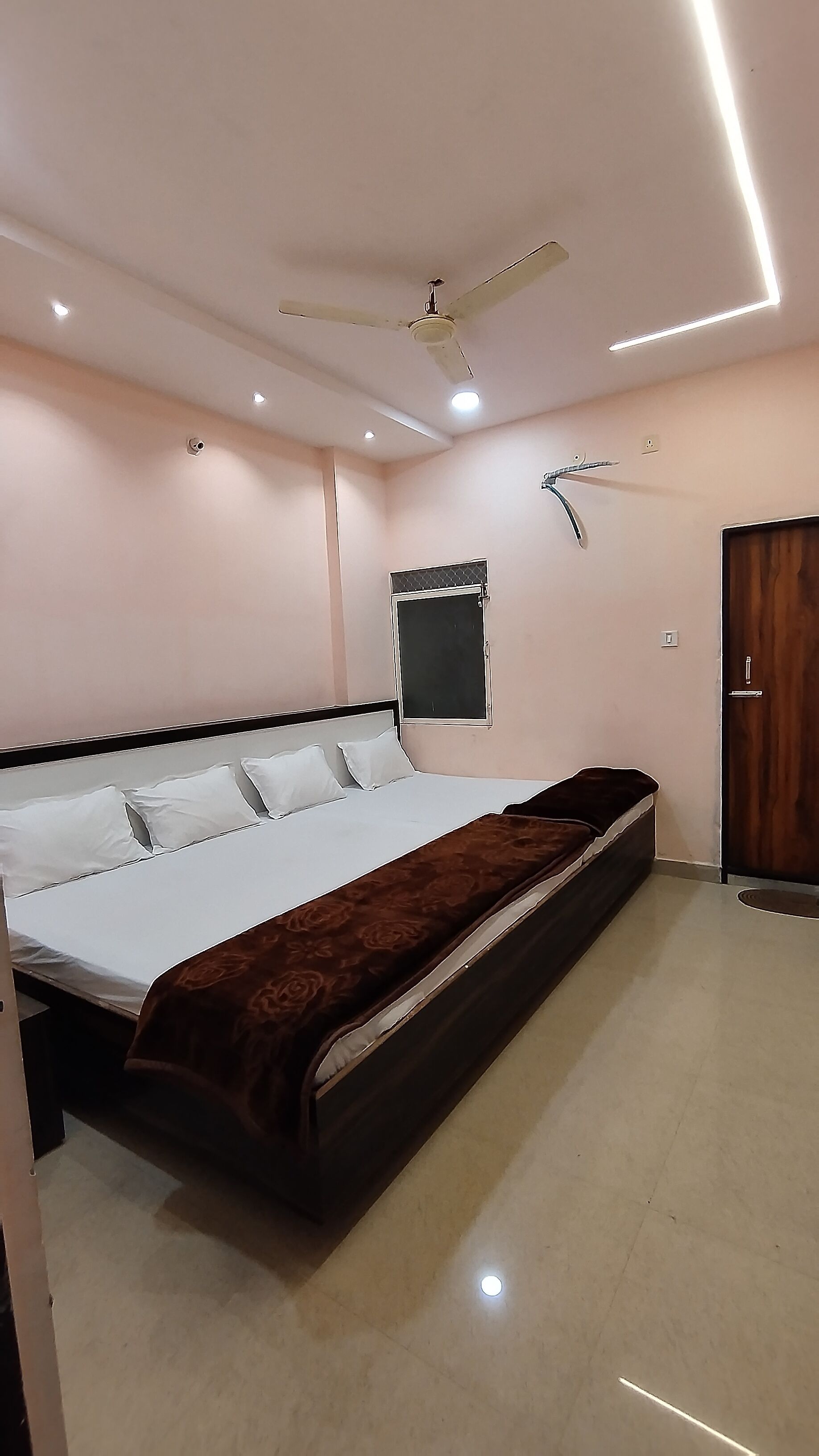 Family Room | Free WiFi