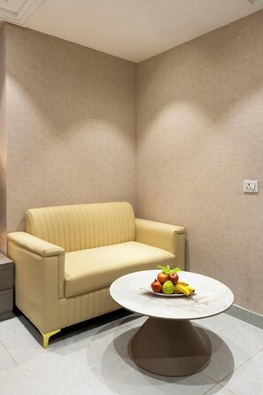Suite | In-room dining