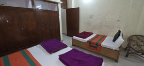 Family Triple Room | Free WiFi