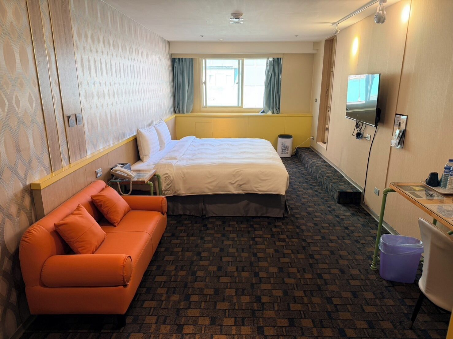 In-room safe, iron/ironing board, free WiFi