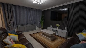 House, 2 Bedrooms, Smoking, Garden View | Living room