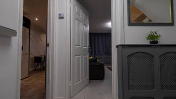 House, 2 Bedrooms, Smoking, Garden View | Interior
