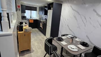House, 2 Bedrooms, Smoking, Garden View | Lounge