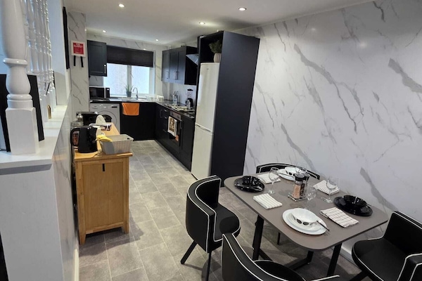 House, 2 Bedrooms, Smoking, Garden View | Lounge