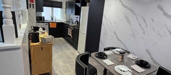 Charming 2 Bedroom Luxurious Home in Thamesmead South East London