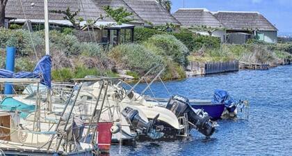 Mas Villa Ile des Pêcheurs - Family waterfront haven with large garden