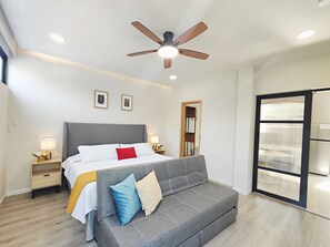 1 chambre, bureau, fer et planche à repasser, Wi-Fi