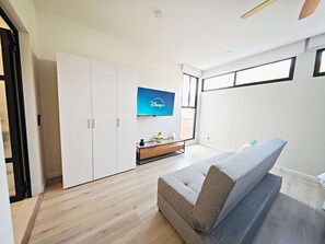 TV - Stay in Condesa | New, Cozy & Full of Charm (Mexico City)