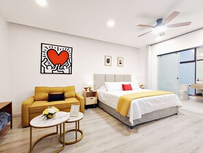 Desk, iron/ironing board, WiFi, bed sheets - Chic Condesa Studio | King + Sofa Bed | New (Mexico City)