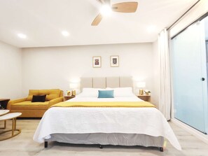 1 bedroom, desk, iron/ironing board, WiFi - Modern Studio Near Parks & Rest in Condesa (Mexico City)