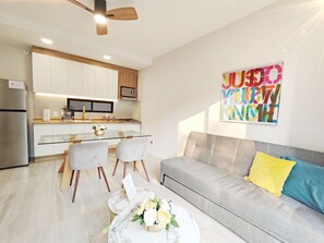 TV - Condesa Design 1BR | King Bed + Desk | 55 m² (Mexico City)