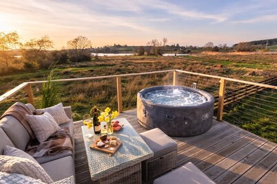 Waterside Cabin | Cavan Lakes | Hot Tub