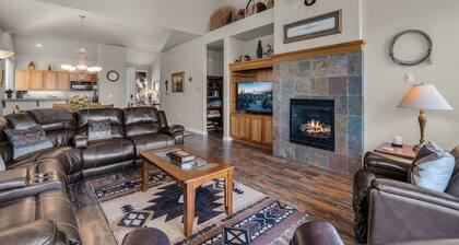 Eagle Crest Village Loop 10840 | Tranquil Retreat