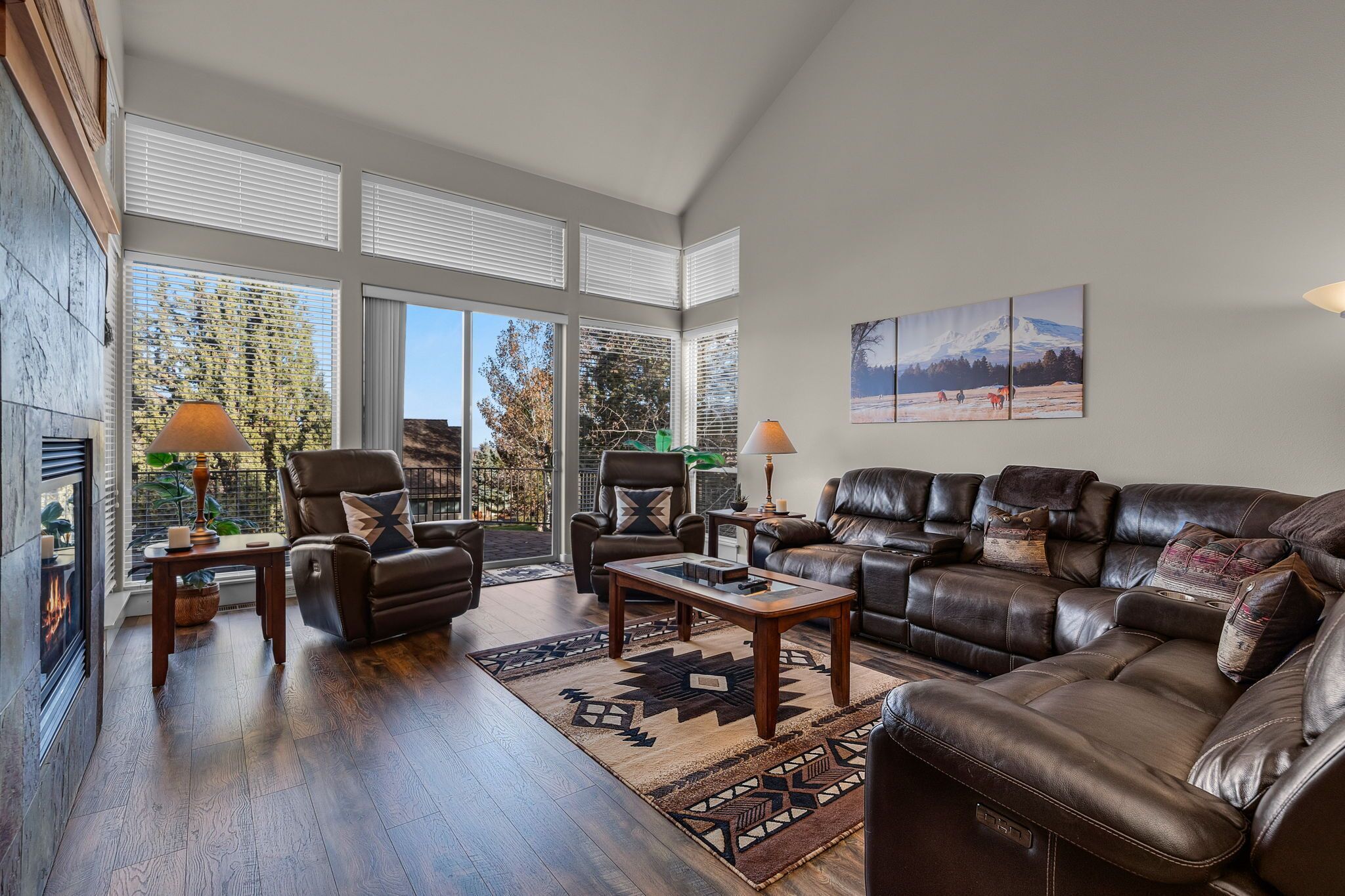 智能电视、壁炉