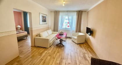 In 5 Minuten zu Fuß am See / Flüge und Rundflüge mit dem Privatflugzeug