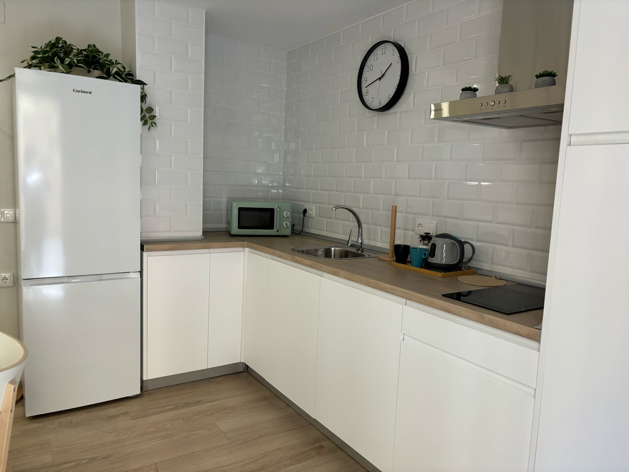 雪櫃、微波爐、多士爐、廚房用具/餐具/器皿