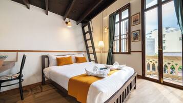Deluxe Quadruple Room, 2 Queen Beds, Balcony, City View | Free WiFi