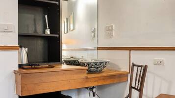 Deluxe Double or Twin Room, Balcony, City View | Free WiFi