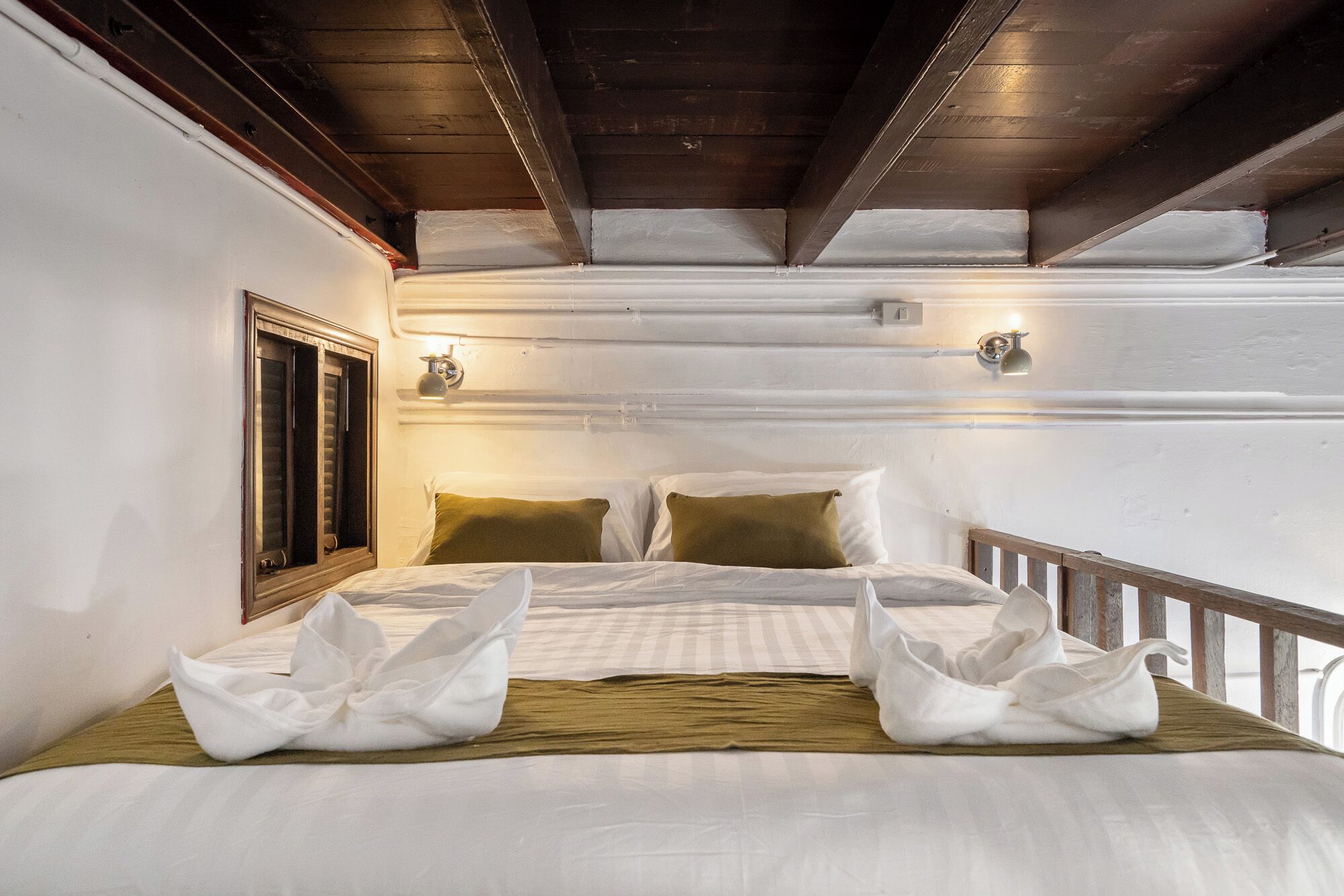 Deluxe-Vierbettzimmer, 2 Queen-Betten, Balkon | Kostenloses WLAN