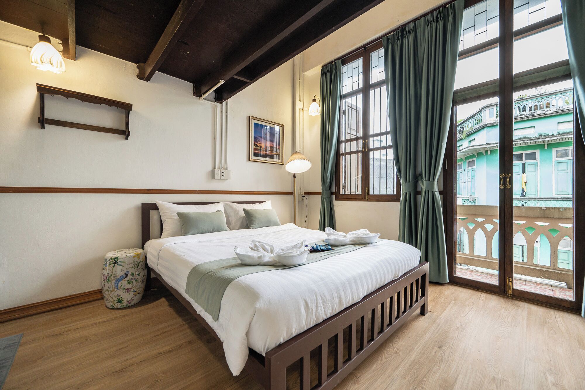 Chambre Quadruple Deluxe, 2 grands lits, balcon, vue ville