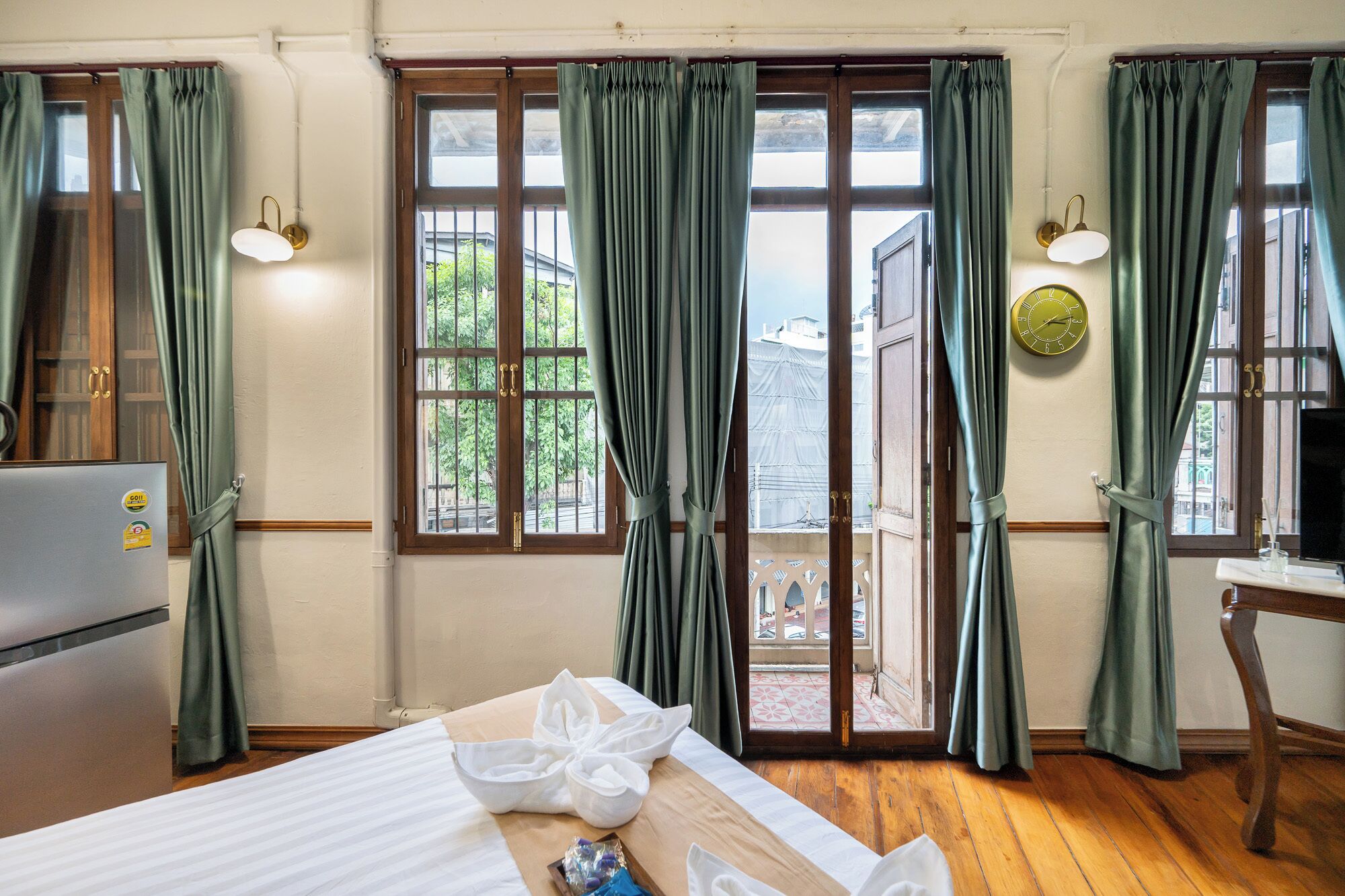 Chambre Quadruple Supérieure, 2 grands lits, balcon, vue ville | Vue sur la ville