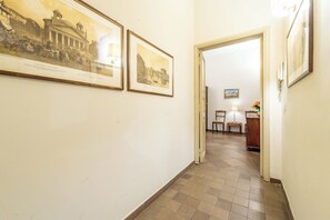 Apartment (1 Bedroom) | Living area | 32-inch Smart TV with cable channels - 3 House by Ghor (Rome)