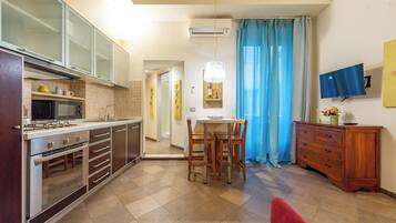 Appartamento (1 Bedroom) | Cucina privata | Forno, macchina per caffè espresso, bollitore elettrico