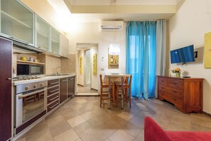 Appartamento (1 Bedroom) | Cucina privata | Forno, macchina per caffè espresso, bollitore elettrico