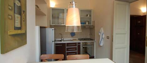 Apartment (1 Bedroom) | Private kitchenette | Oven, espresso maker, electric kettle