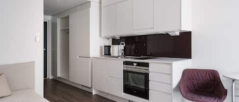 Comfort Apartment, City View | Private kitchen