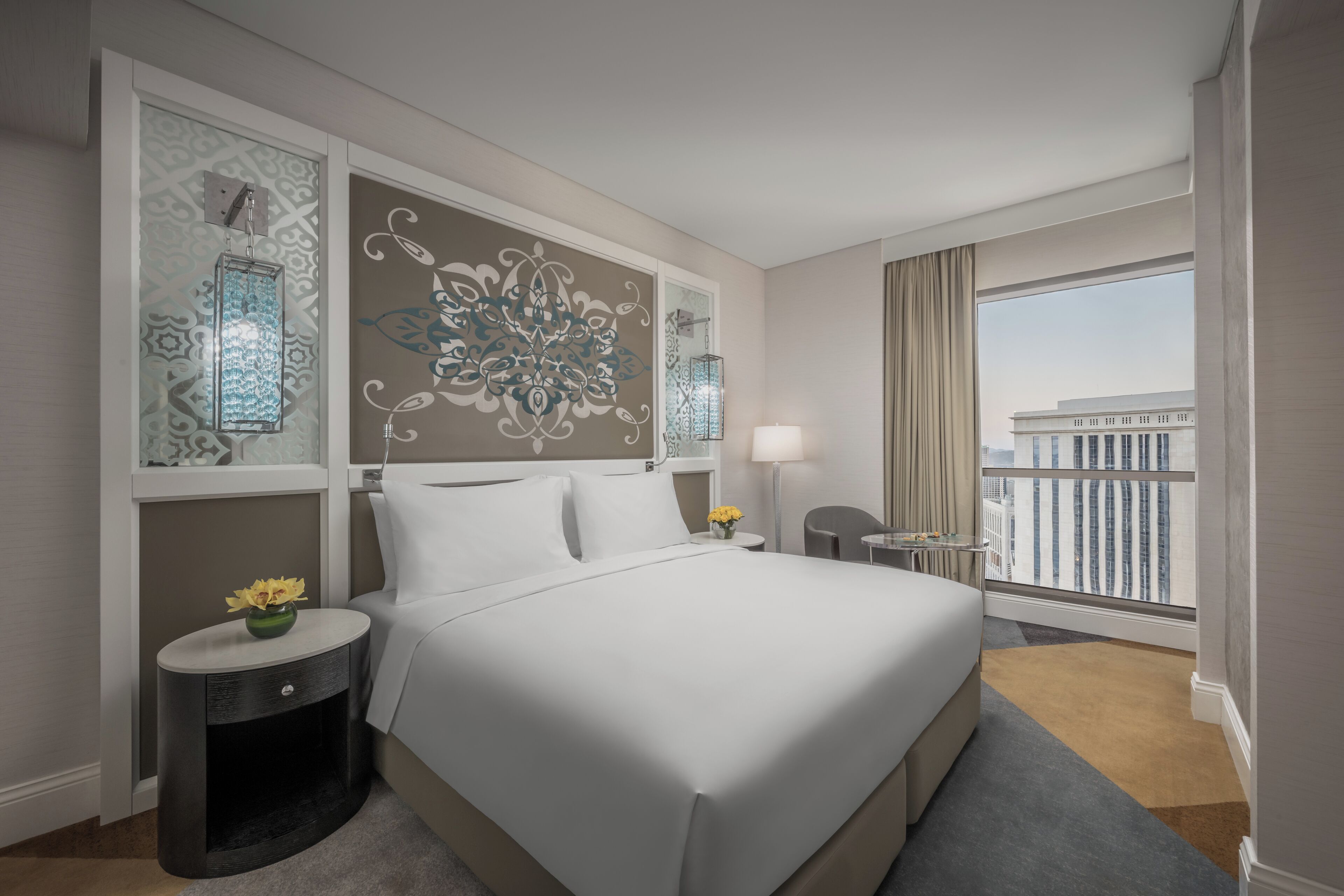 Room, 1 King Bed (Guest Room) | Minibar, in-room safe, blackout curtains, iron/ironing board