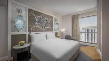 Room, 1 King Bed (Guest Room) | Minibar, in-room safe, blackout curtains, iron/ironing board