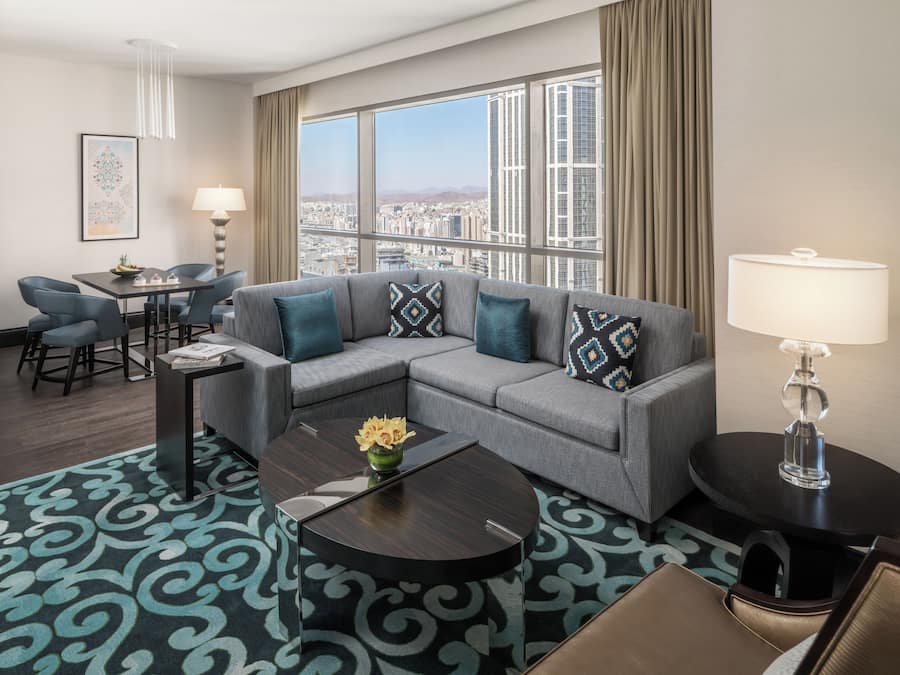 Suite, 1 Bedroom | Living area