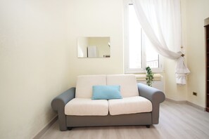 Apartment (2 Bedrooms) | 2 bedrooms, iron/ironing board, bed sheets - Rafael House by Ghor (Rome)