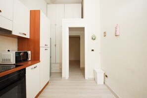 Apartment (2 Bedrooms) | 2 bedrooms, iron/ironing board, bed sheets - Rafael House by Ghor (Rome)