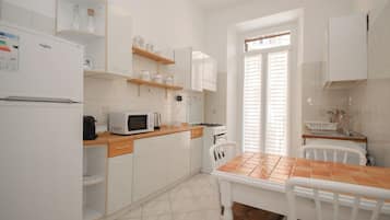 Apartment (1 Bedroom) | Private kitchen | Microwave, espresso maker, electric kettle