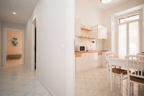 Apartment (1 Bedroom) | Private kitchen | Microwave, espresso maker, electric kettle - Rome Flat 42 by Ghor (Rome)