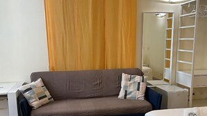 Unclassified image, 5 of 28, button - Independent Rooms by Ghor (Rome)